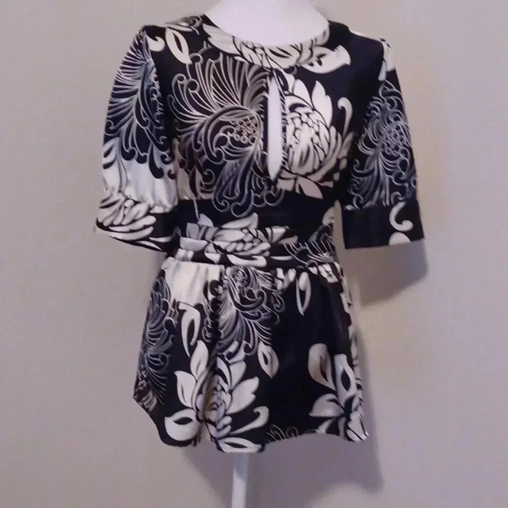 Black & White Floral Keyhole Peplum Top
